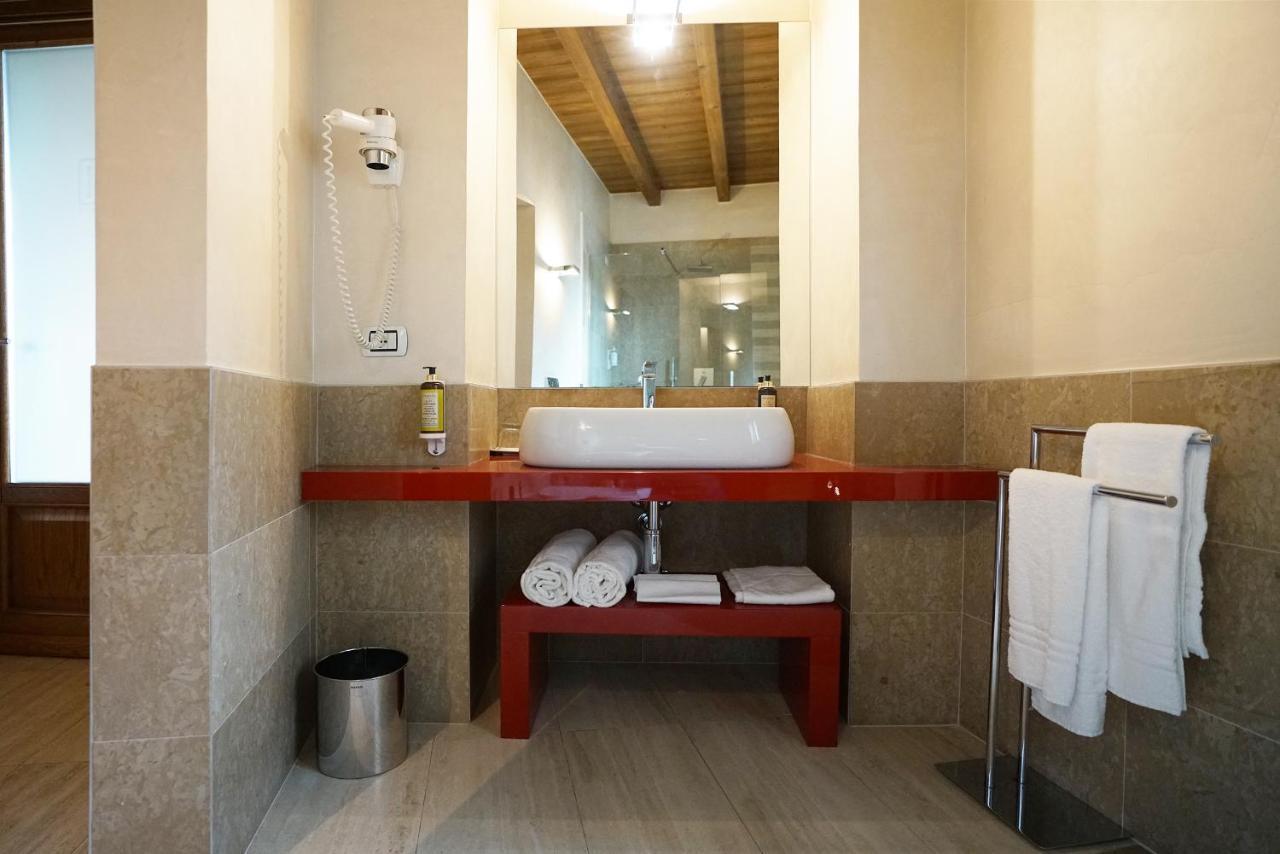 Il Portico - 1711 Luxury Guest House Arlate Exterior foto